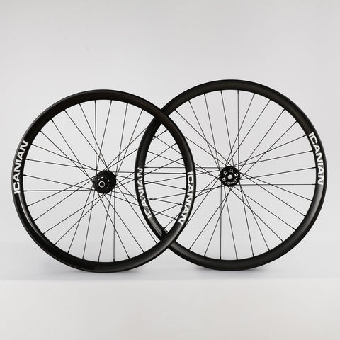 Mullet Wheelset